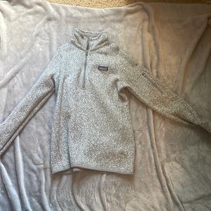 Patagonia Quarter Zip Color: Grey Size: Medium